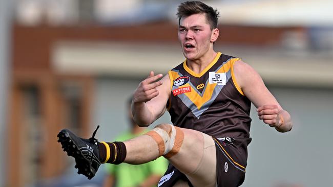 Jackson Hayse in action for Thomastown. Picture: Andy Brownbill