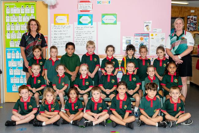 Eimeo Road State School 2022 Prep class. (L-R) Back row: Constance Gardiner, Isaac Ephgrave, Lilliana Currie, Mace Hartland, Maddi Hayden, Anastasia Papaioanou, Alice Joyce, Everley Lavender Middle Row: Darcy Westwick, O'Shaya Whitby-Jurd, Lexie Eason, Arley O'Connor, Joshua Phillips, Andi McLeod, Charli Viti; front row: Ryan Benson, Aria Szymanski, Claire Hawichit, Lachlan Place, Ava Mccormick, Ares Mayer, Hunter Edwards, Mrs Rhondell, Mrs Tori Sanders. Picture: Michaela Harlow MKY2022PREP