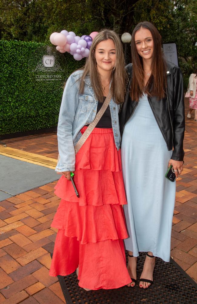 (From left) Erin Fea and Hannah Powers. Weetwood Raceday at Toowoomba Turf Club. Saturday, September 28, 2024. Picture: Nev Madsen.