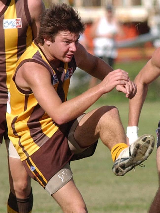 Sport 01\07\06 Andrew Welsford from Hawks in the AFL match between Paradise Palms Cairns Saints and Fastway Couriers Manunda Hawks at Griffiths Park. Photo: Nellie Pratt