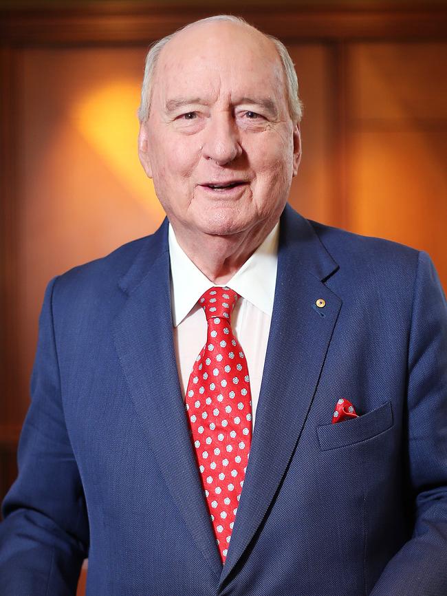 2GB Radio host Alan Jones took Emergency Services Minister Grant Jones to task over the Tathra disaster.