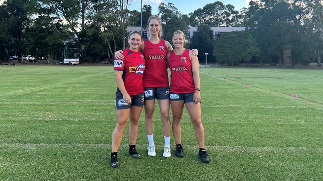 Kezie Apps (middle) alongside teammates Emma Tonegato (right) and club captain Keeley Davis (left). Photo: Contributed