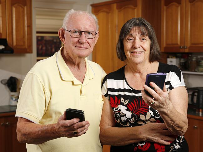 Peter Gardiner and Jen Gardiner want to use the COVIDSafe app but cannot due to software issues. Picture: Josh Woning