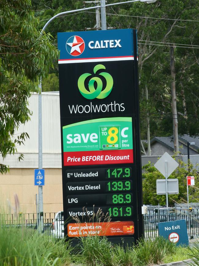 Caltex at Wyoming. (Pictures: AAP Image/Sue Graham)