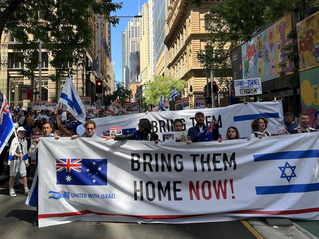 Israel supporters gather to protest in Martin Place- Picture: Tamaryn McGregor