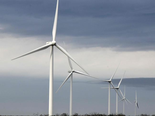 View of a wind farm near Diadema Argentina, in the Patagonian province of Chubut, Argentina, on September 12, 2019. - In Argentine Patagonia, land of giant fossils and oil, the wind tears. Its strength and perseverance, unique in the world, are a magnet for wind energy investments. (Photo by RONALDO SCHEMIDT / AFP)