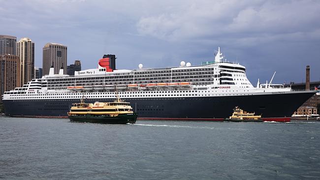 Cunard’s luxury flagship liner Queen Mary 2 graces into Sydney Harbour ...