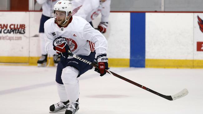 Nathan Walker Scores in NHL Debut as Capitals Beat Canadiens 6-1