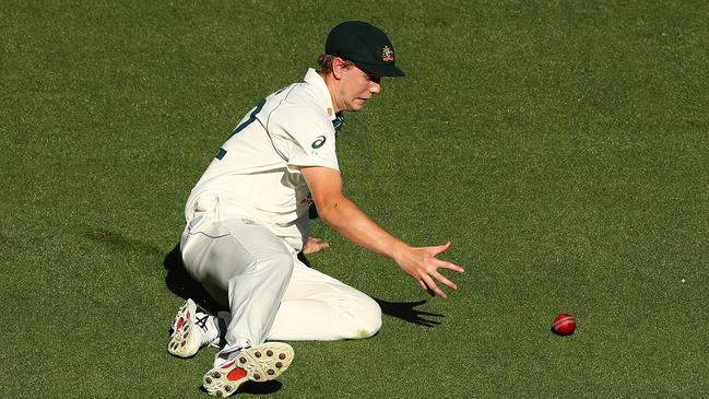 MELBOURNE, AUSTRALIA - DECEMBER 26: Cameron Green of Australia fields during day one of the Second Test match between Australia and India at Melbourne Cricket Ground on December 26, 2020 in Melbourne, Australia. (Photo by Robert Cianflone/Getty Images)