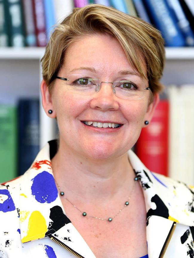 <i>Prof Jennifer Martin</i>