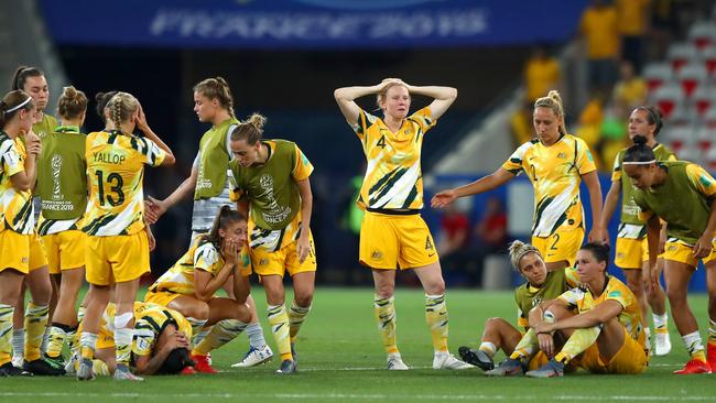 NICE, FRANCE - JUNE 22: The Australia players look dejected after losing the penalty shoot out during the 2019 FIFA Women's World Cup France Round Of 16 match between Norway and Australia at Stade de Nice on June 22, 2019 in Nice, France. (Photo by Martin Rose/Getty Images )