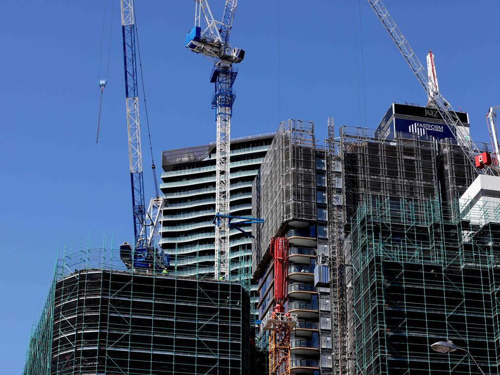 The paper argues that more focus needs to be on building up housing in city-centric areas, rather than encouraging spreading out further. Picture: NCA NewsWire / Damian Shaw