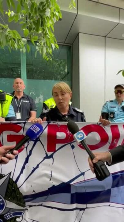 Furious police protest working conditions