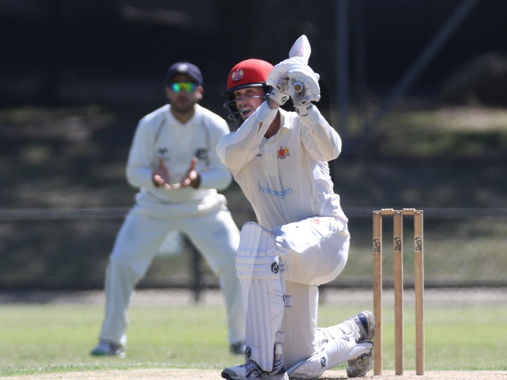 Former Casey South Melbourne batsman Luke Manders is returning to the club.