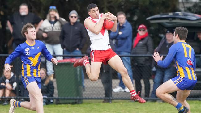 Dale Alanis in action for Karingal against Somerville in the MPFNL Division 2 qualifying final. Picture: Valeriu Campan