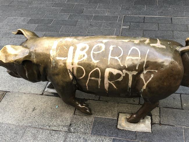 The pigs in Rundle Mall , Adelaide , have been vandalised 23 Sept 2020 .  Picture: Supplied