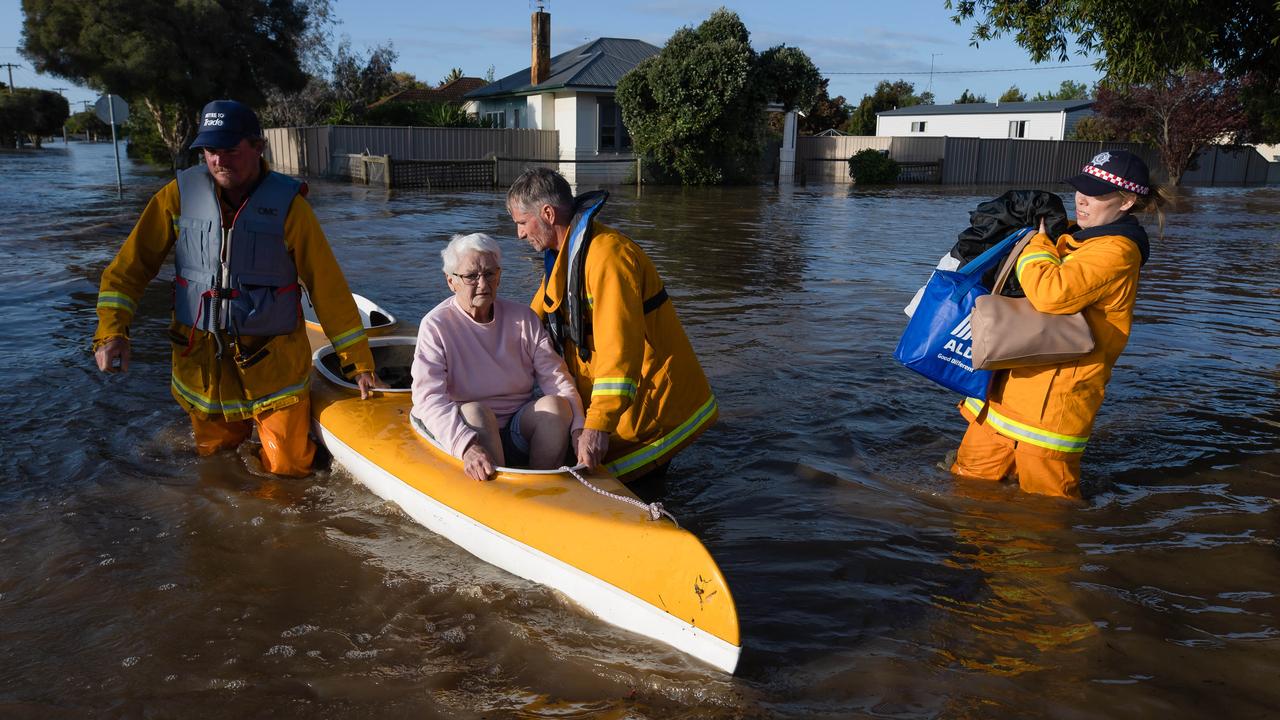 Insurers’ response to floods ‘badly mishandled’