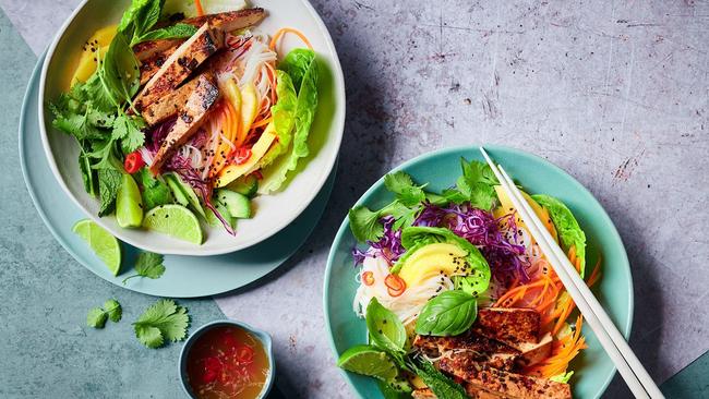 Lemongrass tofu and Vietnamese salad with mango