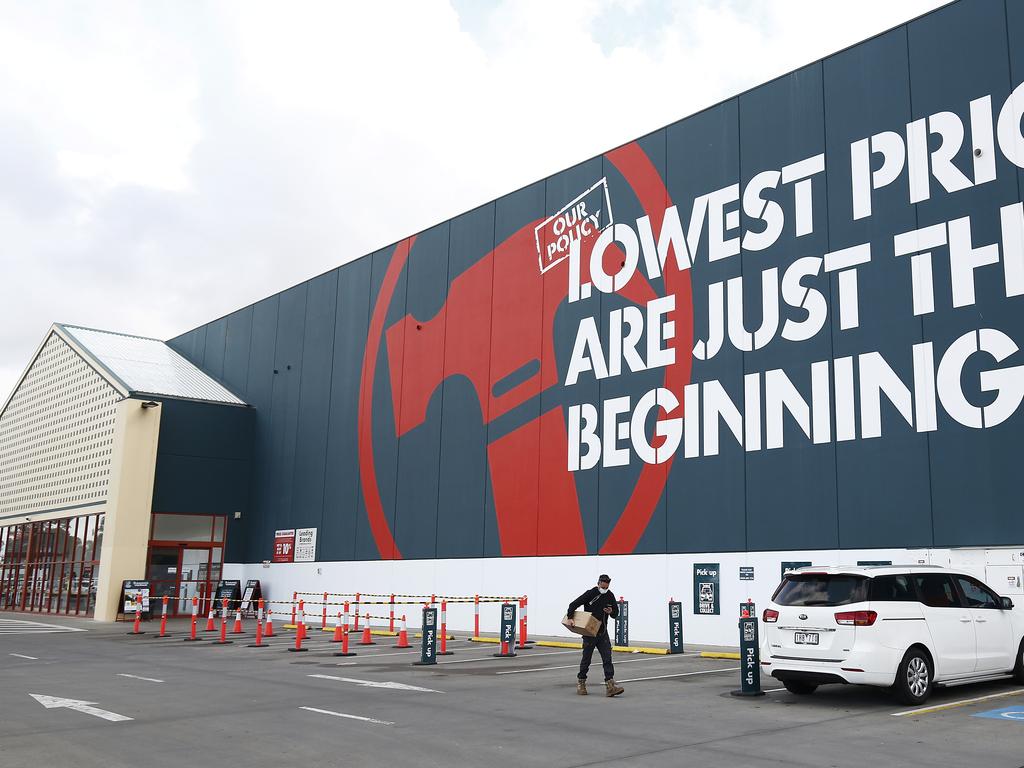 Onlookers were shocked when a pitbull mauled a cavoodle to death at Bunnings, Stafford on January 31. The council has seized the dog and the owner has been charged. Picture Daniel Pockett