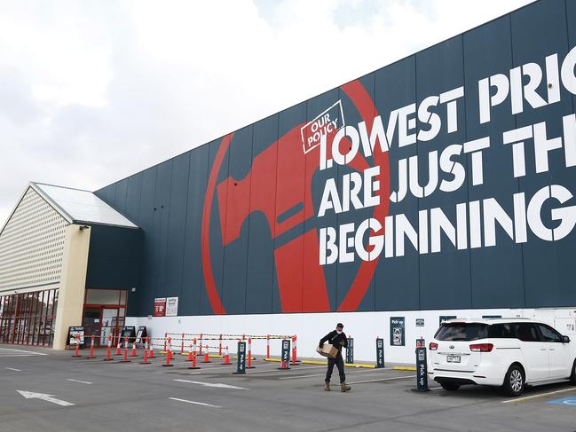 Onlookers were shocked when a pitbull mauled a cavoodle to death at Bunnings, Stafford on January 31. The council has seized the dog and the owner has been charged. Picture Daniel Pockett