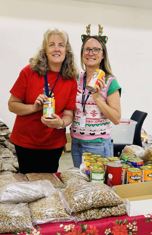 Hobart City Mission volunteer Neroli Fehlberg and mission volunteer manager Tegan Waldren. Picture: Supplied.