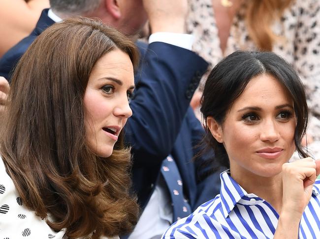 ***BESTPIX*** LONDON, ENGLAND - JULY 14:  Catherine, Duchess of Cambridge and Meghan, Duchess of Sussex attend day twelve of the Wimbledon Lawn Tennis Championships at All England Lawn Tennis and Croquet Club on July 14, 2018 in London, England.  (Photo by Clive Mason/Getty Images)