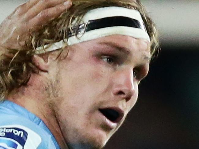 SYDNEY, AUSTRALIA - JULY 26: Michael Hooper (R) of the Waratahs celebrates with Kurtley Beale (L) after a heavy tackle on Jesse Mogg of the Brumbies during the Super Rugby Semi Final match between the Waratahs and the Brumbies at Allianz Stadium on July 26, 2014 in Sydney, Australia. (Photo by Matt King/Getty Images)