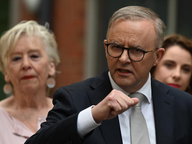 ADELAIDE, AUSTRALIA - NewsWire Photos August 29, 2023: The Prime Minister, Anthony Albanese (centre), at Eldercare Seaford with chef Maggie Beer and the Minister for Aged Care, Anika Wells to promote the Maggie Beer Foundation Aged Care Cook and Chef Support Program. Picture: NCA NewsWire