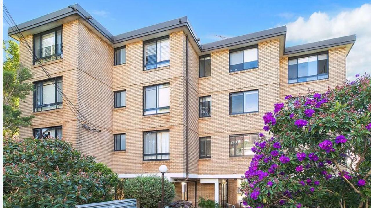 Despite reaching $970,000 at auction a two-bed apartment in this block still didn’t sell.