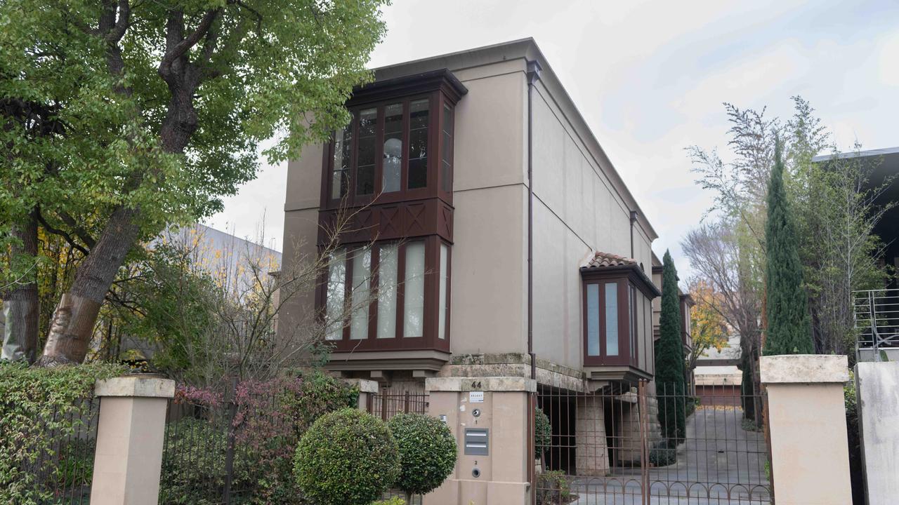 Melbourne billionaire Alex Waislitz is locked in a bitter battle with a former reality TV star over a Toorak home. Picture: Tony Gough