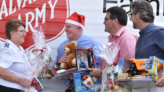 L-R: Salvation Army officer Judy Salter with Clarence Christmas Bushfire Appeal organisers GDSC CEO Nathan Whiteside, 2GF presenter Richie Williamson and Daily Examiner editor Bill North.