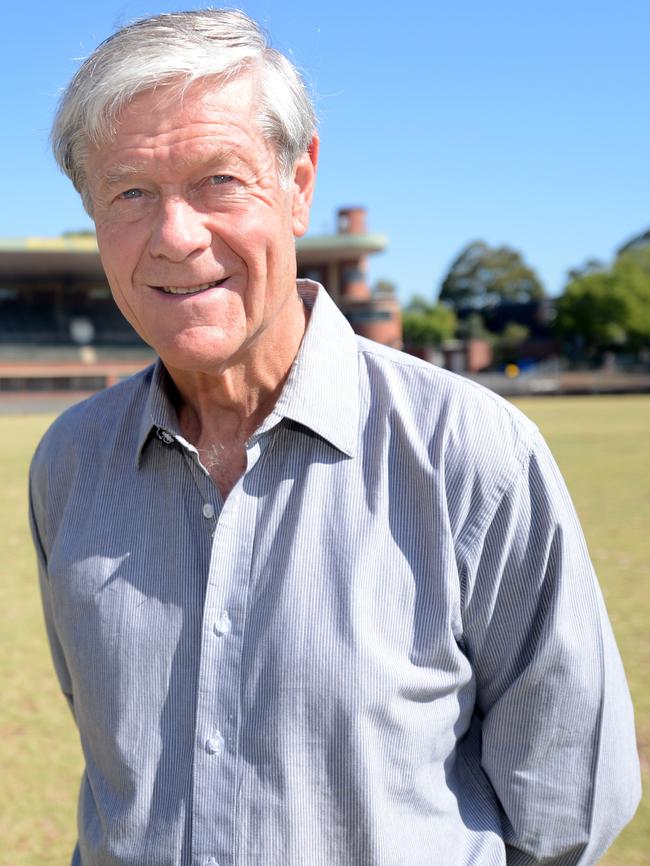 Former Hawthorn and Carlton coach David Parkin joined Walls in the selection process.