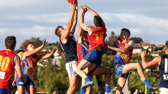 Avondale Heights and Maribyrnong Park lock horns. Picture: Ian Currie