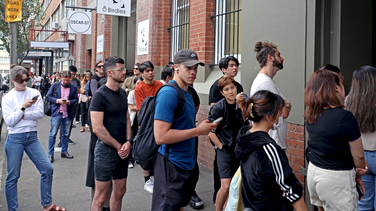 Dozens of Sydneysiders line up outside a rental apartment in Surry Hills. Picture: NCA NewsWire / Nicholas Eagar