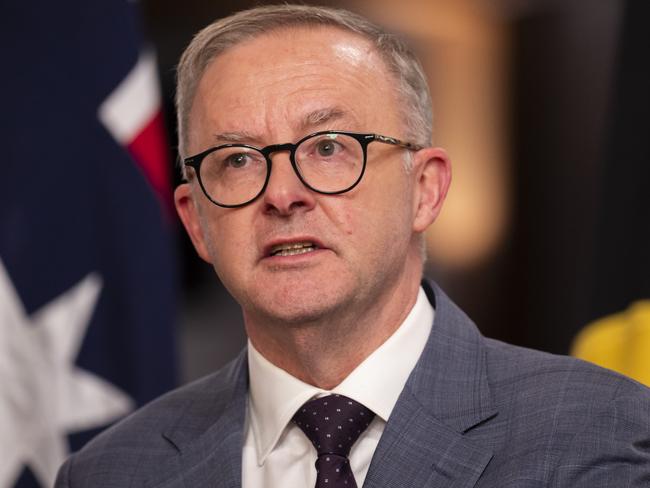 Albo’s urgent talks to solve gas crisis