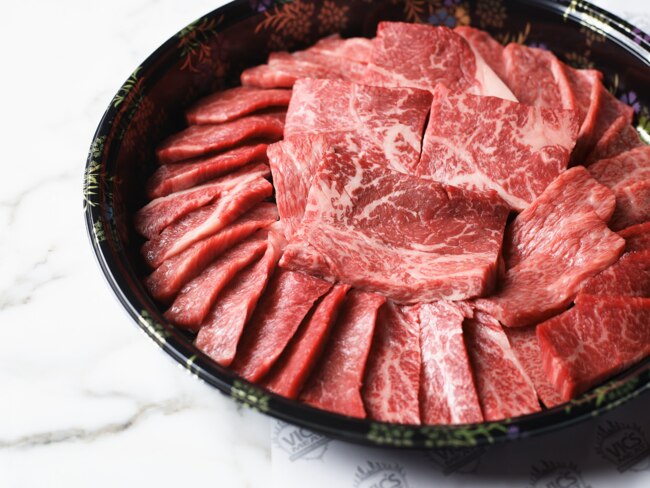 Made for sharing and eating together, this expertly sliced selection of incredible cuts are perfect for shabu shabu and yakiniku. Via Christian’s email from Vic’s Meats