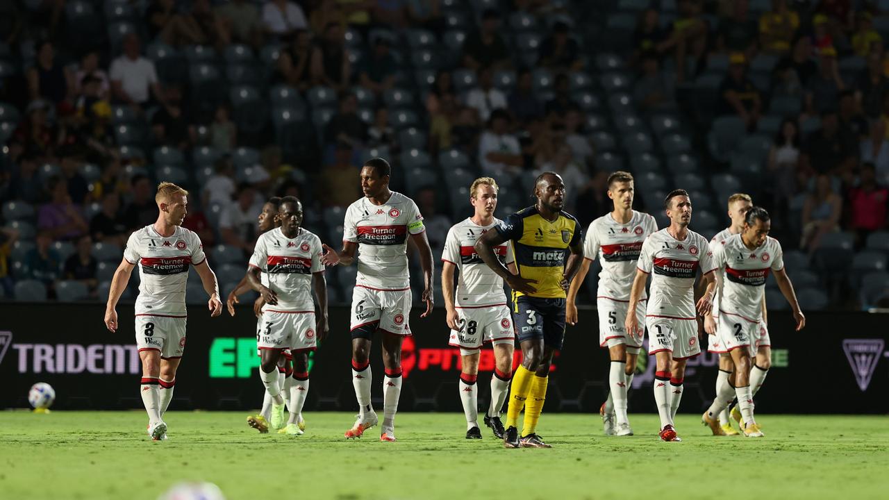 The Wanderers and the Mariners drew 2-2 in Gosford. Picture: Ashley Feder/Getty Images