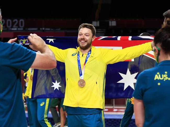 Matthew Dellavedova and Australia celebrates winning the Bronze medal.