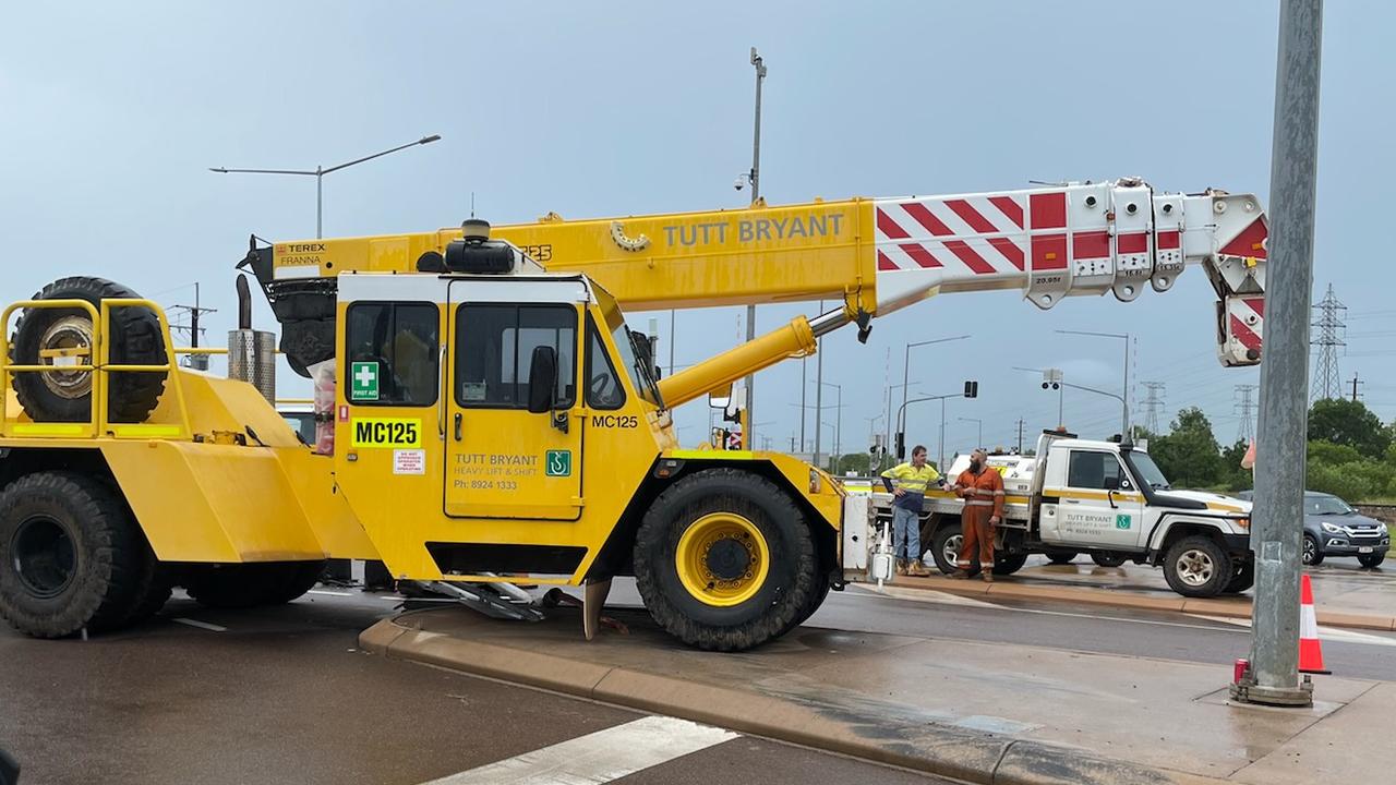 A crane in the middle of the Wishart Rd and Kirkland Rd intersection. Picture: Theodora Saroukos