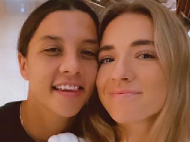 Sam Kerr and Kristie Mewis have made their relationship insta official.