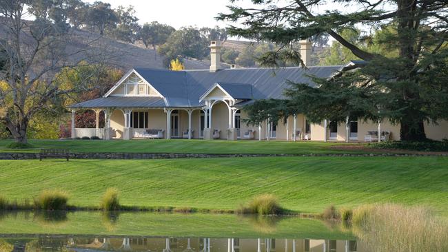 Bundarbo Station at Jugiong.