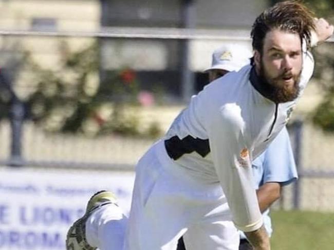 Chris Moloney in action for Carrum Downs.