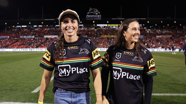 Jessica Fox (L) and Noemie Fox (R) attend the round 26 NRL match between Penrith Panthers and South Sydney Rabbitohs at BlueBet Stadium, on August 30, 2024, in Penrith, Australia. (Photo by Matt King/Getty Images)