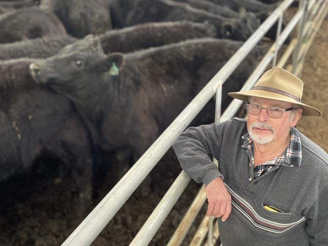 Kevin Ryan from Darraweit Guim sold 43 Angus steers to a top of $2000 for 20 at 315kg at the Yea store sale. His seconds made 707c/kg for 23 at 277kg. Picture: Petra Oates