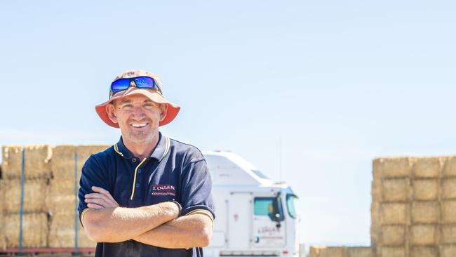 CROPS: Carting straw - Need for fodderScott Smith from Logan contracting at Ecklin.