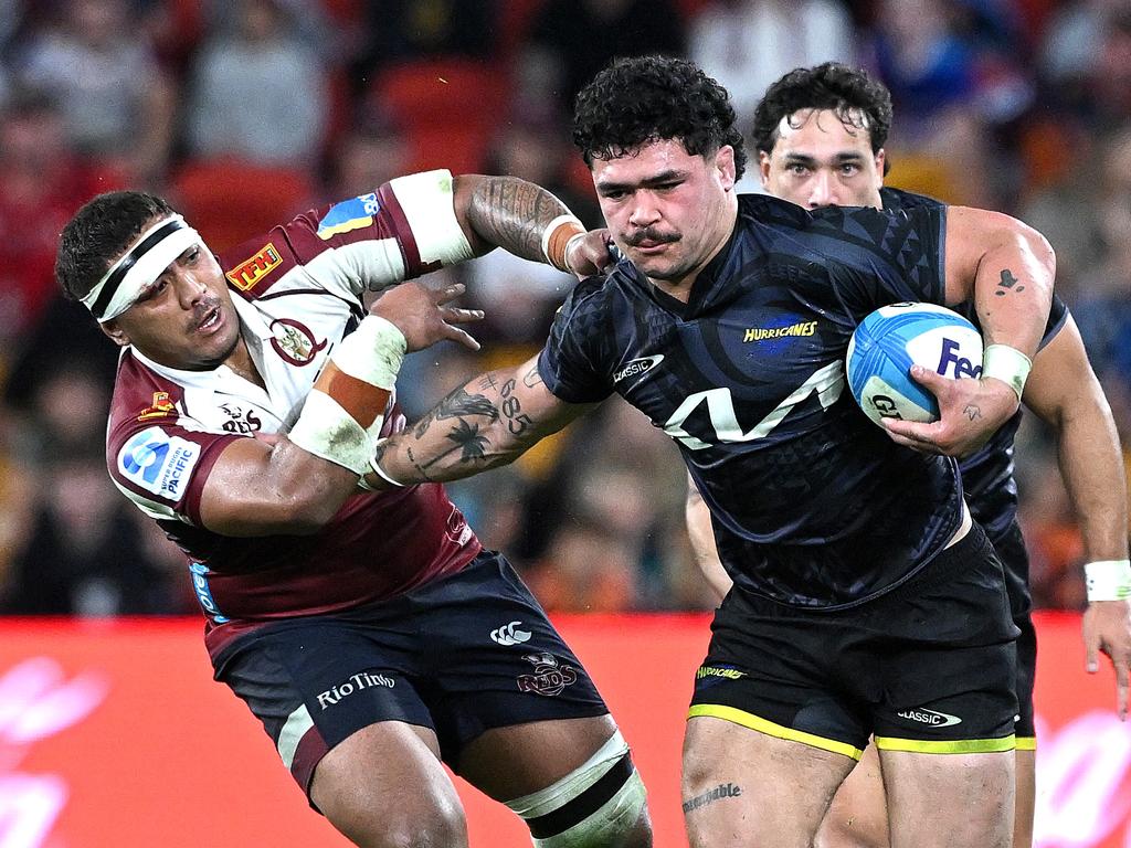 Hurricanes’ Du'Plessis Kirifi breaks away from the Reds defence. Picture: Getty Images