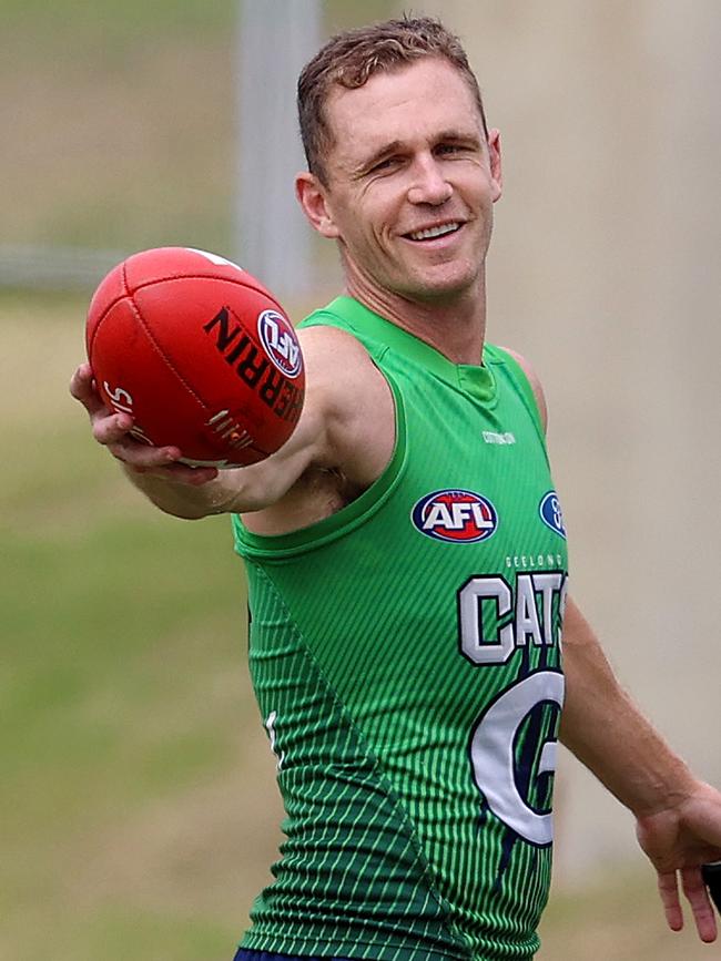 There’s still plenty of grip in Selwood’s right hand, though. Picture: Michael Klein