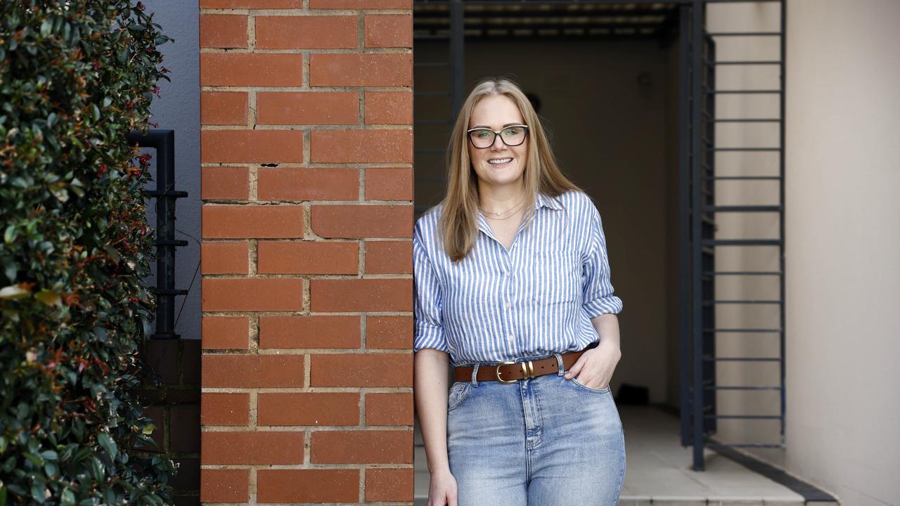 WEEKEND TELEGRAPH 9TH AUGUST 2024Pictured at her rental at Rozelle in Sydney is Hayley McCoy.Hayley has bought an apartment in Brisbane to escape the Sydney property prices.Picture: Richard Dobson