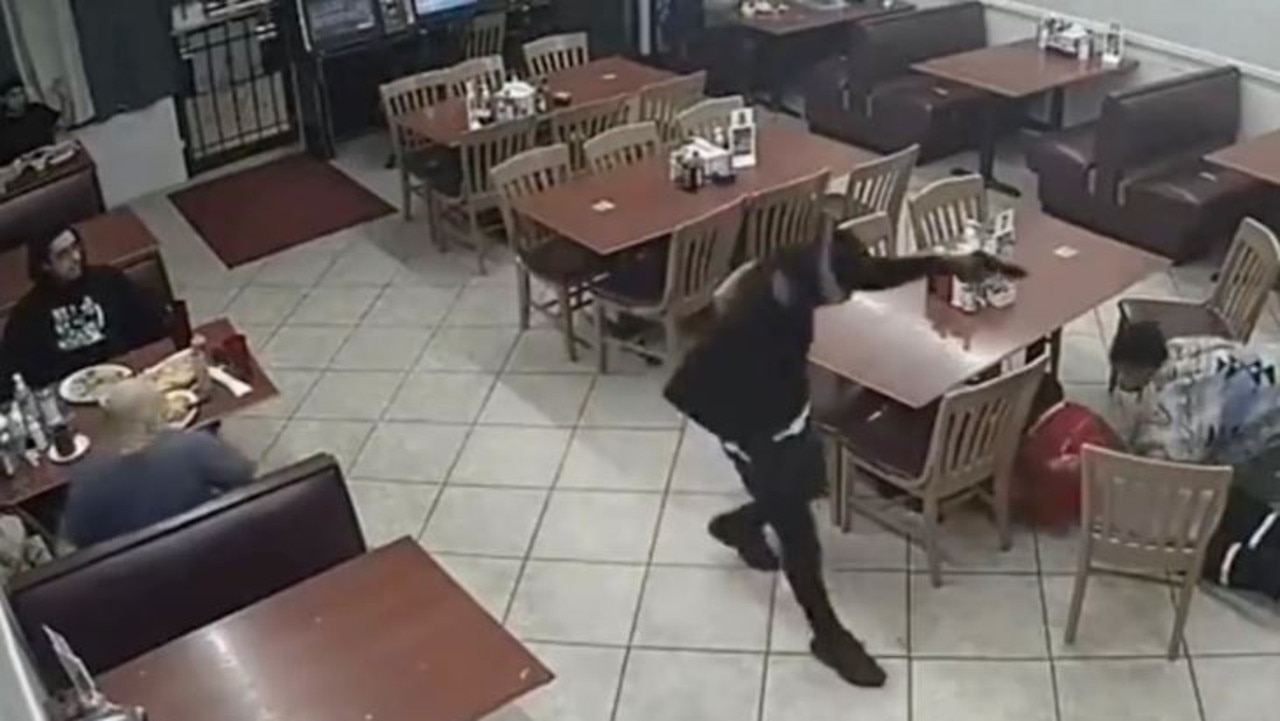 Customer shoots and kills armed robber at Houston restaurant | video |   — Australia's leading news site