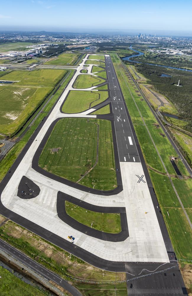 Brisbane Airport’s new runway taking shape during construction.